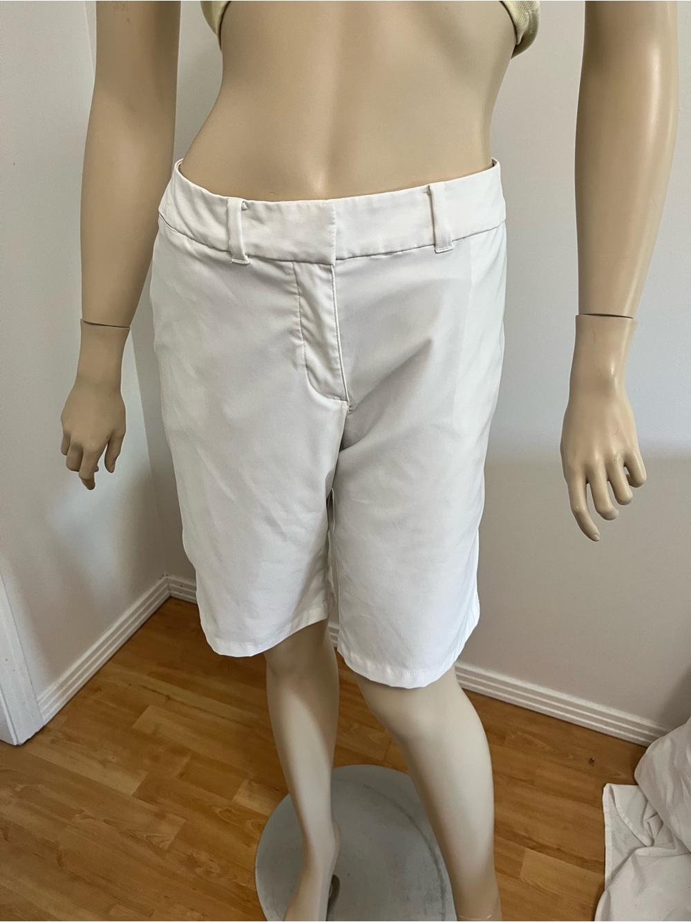Nike White Women's golf Shorts